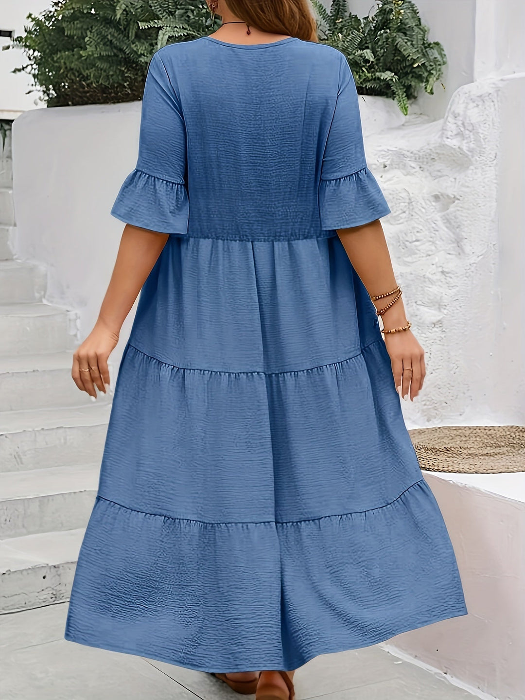 Nena | V-Neck Dress in Plus Size