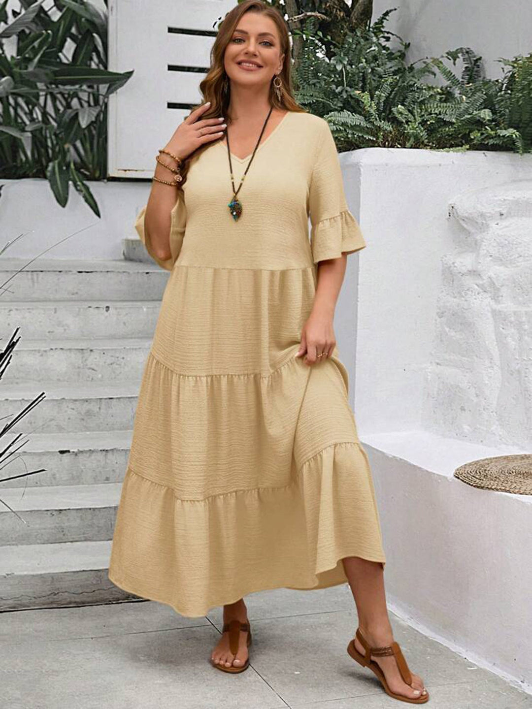 Nena | V-Neck Dress in Plus Size